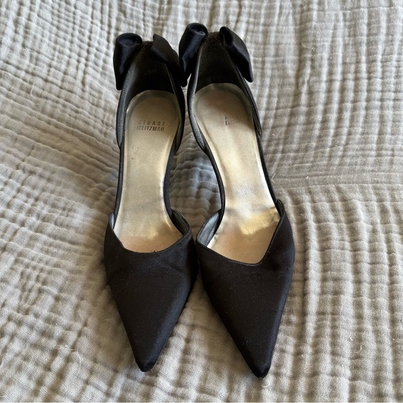 Stuart Weitzman Women’s 39 Vintage Black Point Toe Pumps Back Bow Satin Dressy - Picture 1 of 11